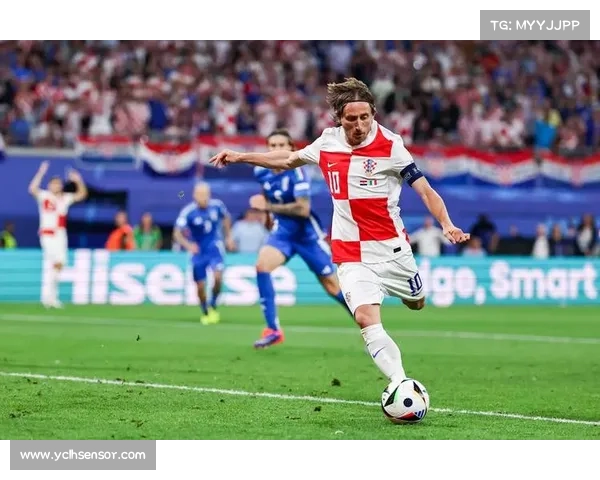 莫德里奇引领全新时代足球潮流盘点其传奇生涯与独特魅力 莫德里奇引领全新时代足球潮流盘点其传奇生涯与独特魅力